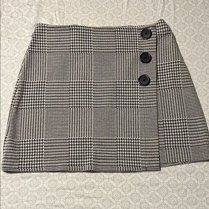 Forever 21 Black and White Mini Skirt